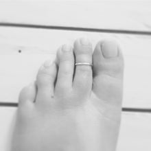 Load image into Gallery viewer, Gold Filled Toe Ring, Minimalist and Dainty