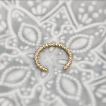 Load image into Gallery viewer, Gold Ear Cuff Diamond Cut