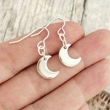 Load image into Gallery viewer, Crescent Moon Earrings