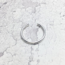 Load image into Gallery viewer, Dainty Sterling Silver Toe Ring