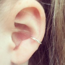 Load image into Gallery viewer, Dainty Silver Ear Cuff