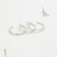 Load image into Gallery viewer, Dainty Silver Ear Cuff