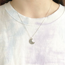 Load image into Gallery viewer, Crescent Moon Necklace