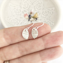 Load image into Gallery viewer, Textured Drop Earrings