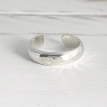 Load image into Gallery viewer, Hammered Silver Toe Ring