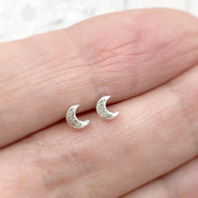 Load image into Gallery viewer, Crescent Moon Earrings